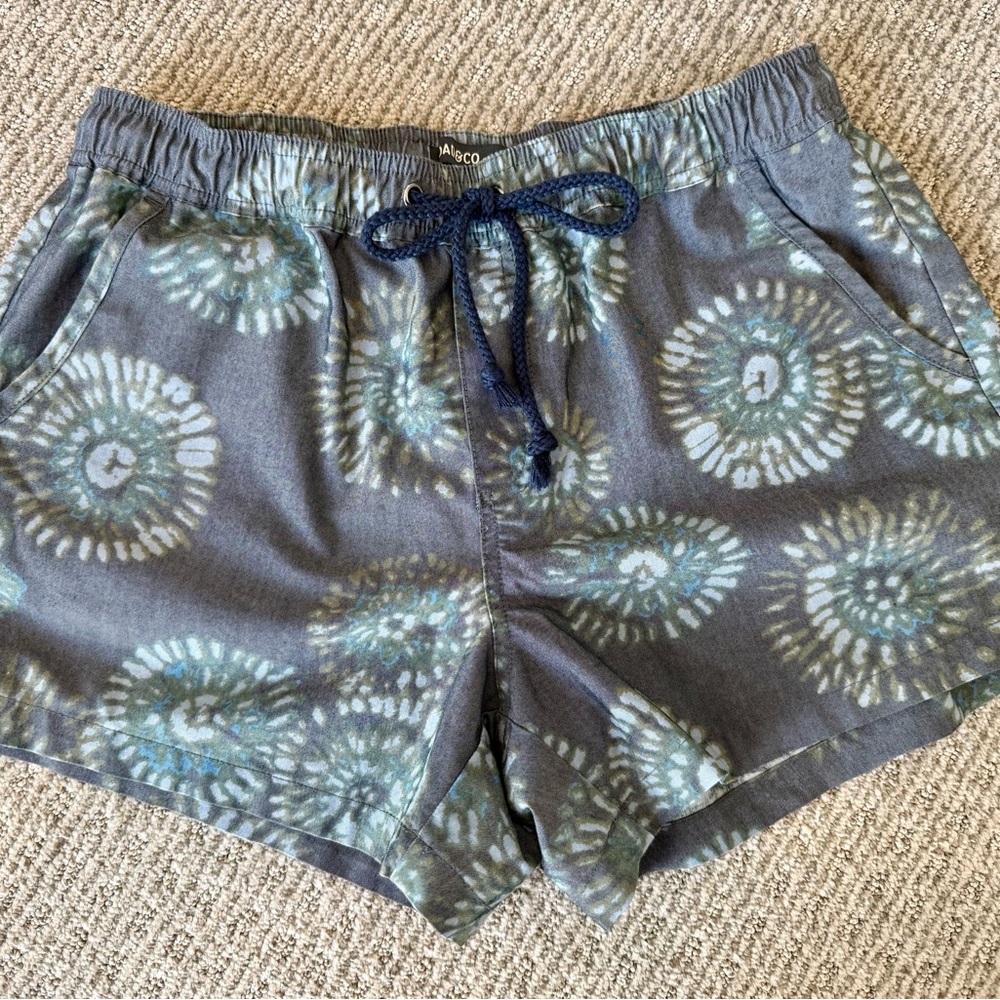 Toad and Co. pull on shorts S. Like new.